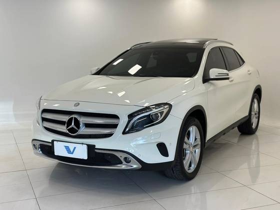 MERCEDES-BENZ GLA 200 1.6 CGI ENDURO 16V TURBO FLEX 4P AUTOMÁTICO